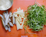 簡単！筍と豆苗のオイスタマヨ炒め作り方1写真