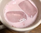 材料3つだけ！簡単いちごミルク！作り方4写真