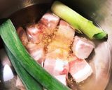 HCで【豚バラとオリーブのトマト煮込み】作り方3写真