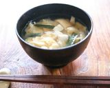 子どもも大好き！ニラの具だくさん味噌汁作り方4写真