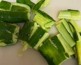 春キャベツと叩き胡瓜の塩昆布和え作り方1写真