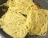 フライパン１つ！中華麺で焼きナポリタン作り方4写真