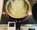新じゃがいもと玉ねぎとワカメのお味噌汁作り方2写真