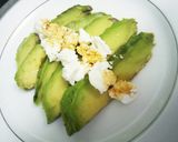 簡単‼カッテージチーズとアボカドの前菜♪作り方4写真