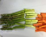 アスパラとにんじんの肉巻き炒め作り方1写真