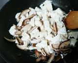 簡単炒り豆腐♪具は椎茸とちりめんジャコ☆作り方3写真