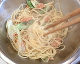 焼きネギと鮭フレークのスパゲッティ作り方3写真
