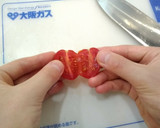 いろいろ使える！ミニトマトの蝶切り作り方2写真