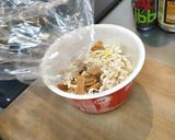 オットのキッチン ～カップ麺チャーハン～作り方3写真