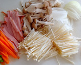 野菜ときのこのコンソメスープ作り方1写真