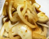 ご飯にあう鶏モモとしめじのピリ辛炒め作り方1写真