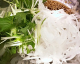 簡単！新玉ねぎと水菜のさっぱりサラダ作り方3写真