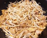 ＊豚バラで坦々風焼きうどん＊。作り方2写真