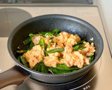 下茹で不要【かに玉と絹さやの炒め物】作り方5写真