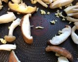 きのことチーズのミートソースパスタ　作り方2写真