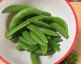スナップエンドウとベーコンの炒め作り方1写真