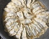 ヘルシー☆鶏ひき肉とパクチーの焼き餃子作り方5写真
