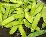 絹さや　塩炒め　簡単おつまみ作り方1写真
