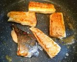 フライパンで! 生鮭切落としハラス塩焼き作り方6写真