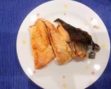 フライパンで! 生鮭切落としハラス塩焼き作り方9写真