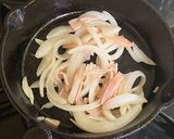 スキレットで厚揚の新玉ねぎ乗せチーズ焼き作り方2写真