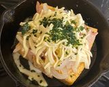 スキレットで厚揚の新玉ねぎ乗せチーズ焼き作り方4写真