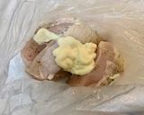 俺流！材料4つの鶏ムネ肉のマヨパン粉焼き作り方4写真