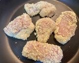 俺流！材料4つの鶏ムネ肉のマヨパン粉焼き作り方7写真