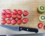 子どもの日市販チーズスフレに苺で鯉のぼり作り方1写真
