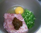 スプーンで混ぜる☆鳥ミンチのホイル焼き作り方1写真
