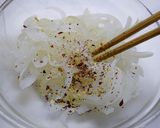簡単！新玉葱のペペロンチーズ作り方2写真
