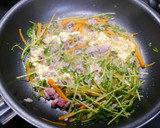 簡単！たっぷり豆苗の牛オイマヨ炒め作り方4写真
