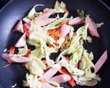 お弁当に！魚肉ソーセージの野菜炒め作り方3写真