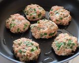簡単♪味噌マヨ風味の鶏つくね作り方2写真