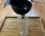ペットボトルで振るだけ！ダルゴナコーヒー作り方1写真