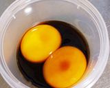 めんつゆin卵黄 (卵黄の醤油漬け)作り方1写真