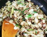 『挽き肉の和風バジルトマト炒め』作り方3写真