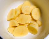 あと一品に！チーズとろけるモチモチポテト作り方1写真