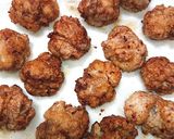 醤油マヨの豚こまボール唐揚げとプチトマト作り方4写真