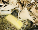 キノコのバター炒めパスタ●和風だし風味作り方1写真
