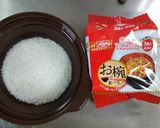 お椀で食べるカップヌードルピラフ作り方1写真