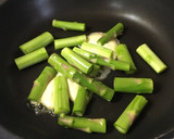 アスパラのマヨネーズ炒め　エビ塩味作り方4写真