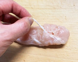 鶏ささみとアボカドのわさび醤油和え作り方1写真