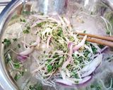 豆苗のサラダ～フラワー添え～作り方4写真
