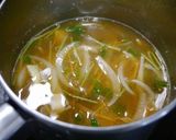 簡単！筍と新玉葱と豆苗のお味噌汁作り方3写真
