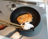 鶏ももフライパングリル「今日は柚子胡椒」作り方4写真