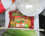 トムヤムクン味タイ製ラーメンでチャーハン作り方1写真