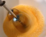 卵を泡立て濃厚に、納豆カルボナーラ！作り方1写真