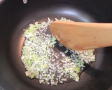 節約レシピ☆レタスとカニカマの炒飯作り方3写真