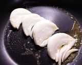 新玉ねぎのソテー★まろやか絶品！塩麹漬作り方3写真